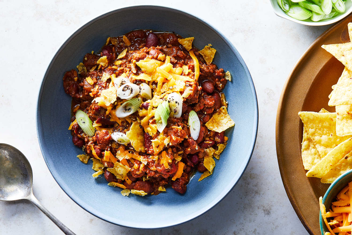 Comforting Big Batch Slow Cooker Chili: Perfect for Gatherings & Freezing